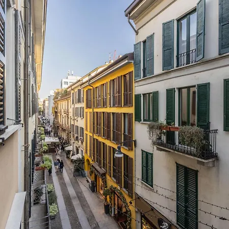 Brera Vicolo Fiori